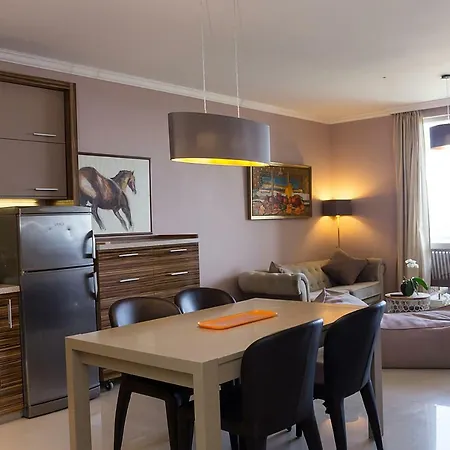 Explorer Of The Seas - Splendid 3bd, Pool, Terrace Apartament Warna
