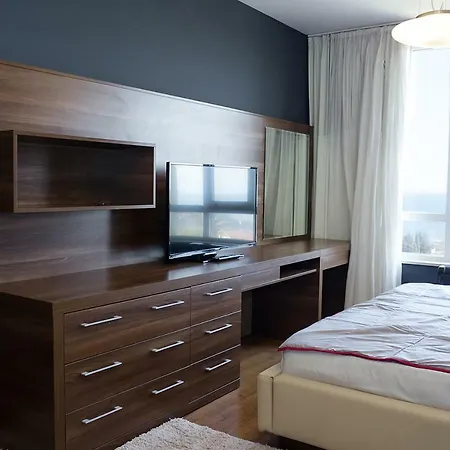 Explorer Of The Seas - Splendid 3bd, Pool, Terrace Warna